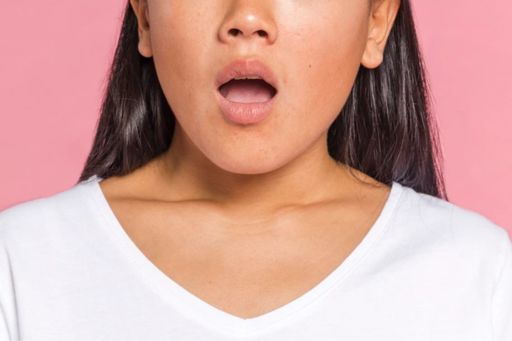 Bau Mulut (Halitosis): Bukan Sekadar Masalah Kebersihan, Tapi Juga Sinyal Kesehatan